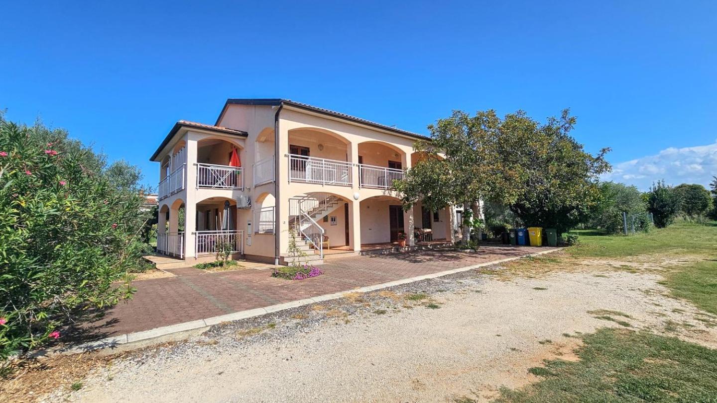 Viola Three Apartment Novigrad Istria Exterior foto