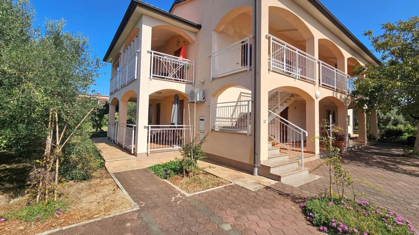 Viola Three Apartment Novigrad Istria Exterior foto